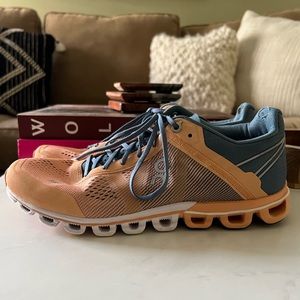 On Cloudflow Women’s Sneakers